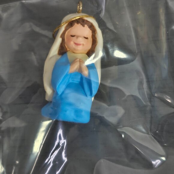 Vintage Hallmark Keepsake Ornament Miniature The Christmas Pageant Watchful Shep - Picture 4 of 8